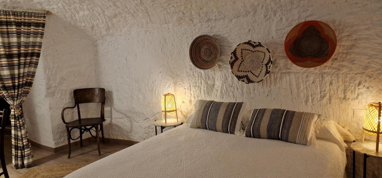 Cueva De La Higuera Villa กวาดิกซ์ ภายนอก รูปภาพ