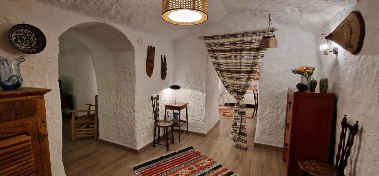 Cueva De La Higuera Villa กวาดิกซ์ ภายนอก รูปภาพ