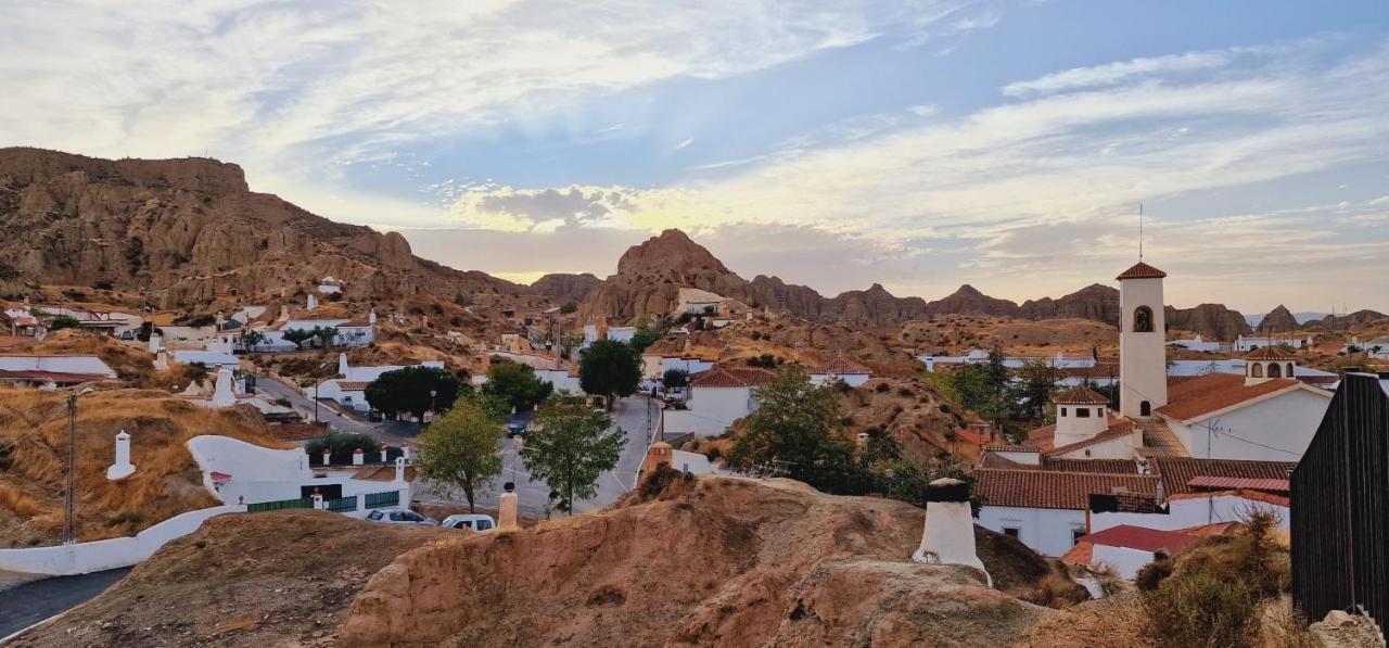 Cueva De La Higuera Villa กวาดิกซ์ ภายนอก รูปภาพ